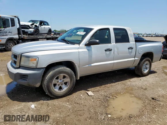 ✅ 2008 Dodge Dakota SXT • VIN: 1D7HE38K78S570062 • Lot: 58592285. Listed on Copart with 196,328 mi. Free auction sales archive from the USA and detailed vehicle history report at DreamBid. Image 1.