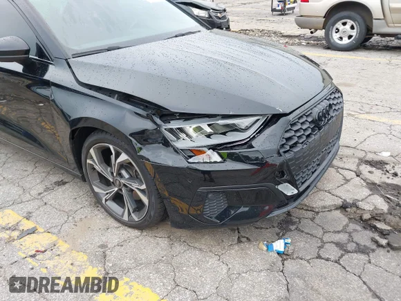 ✅ 2022 Audi A3 Premium • VIN: WAUAUDGY2NA105620 • Lot: 42539412. Wystawiony na IAAI z przebiegiem 71 553 mil. Bezpłatny archiwum sprzedaży aukcyjnych z USA i szczegółowy raport historii pojazdu na DreamBid. Zdjęcie 6.