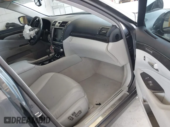 ✅ 2012 Lexus LS 460 • VIN: JTHCL5EF4C5013550 • Lot: 45416003. Listed on IAAI with 91,964 mi. Free auction sales archive from the USA and detailed vehicle history report at DreamBid. Image 5.