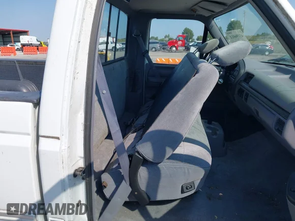 ✅ 1994 Ford F-150 • VIN: 1FTEF15N1RLA73890 • Lot: 43196011. Wystawiony na IAAI z przebiegiem 138 880 mil. Bezpłatny archiwum sprzedaży aukcyjnych z USA i szczegółowy raport historii pojazdu na DreamBid. Zdjęcie 8.