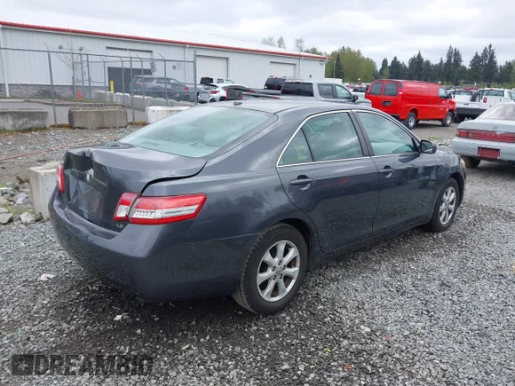 ✅ 2010 Toyota Camry SE • VIN: 4T1BF3EK4AU090424 • Lot: 44945301. Wystawiony na IAAI z przebiegiem 118 324 mil. Bezpłatny archiwum sprzedaży aukcyjnych z USA i szczegółowy raport historii pojazdu na DreamBid. Zdjęcie 4.
