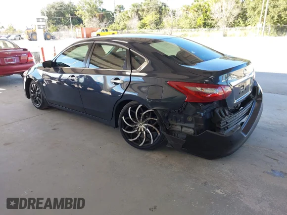 ✅ 2018 Nissan Altima SL • VIN: 1N4AL3APXJC114523 • Lot: 43917189. Listed on IAAI with 147,350 mi. Free auction sales archive from the USA and detailed vehicle history report at DreamBid. Image 3.