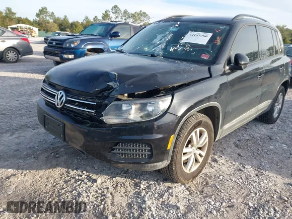 ✅ 2016 Volkswagen Tiguan S • VIN: WVGAV7AX7GW577718 • Lot: 44193300. Wystawiony na IAAI z przebiegiem 104 685 mil. Bezpłatny archiwum sprzedaży aukcyjnych z USA i szczegółowy raport historii pojazdu na DreamBid. Zdjęcie 6.