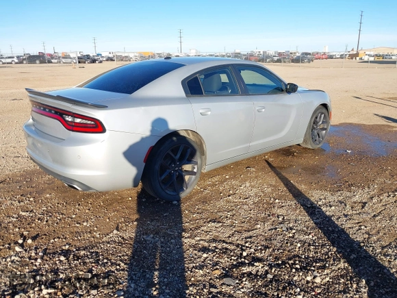 ✅ 2019 Dodge Charger SXT • VIN: 2C3CDXBG3KH714180 • Lot: 44027718. Wystawiony na IAAI z przebiegiem 85 052 mil. Bezpłatny archiwum sprzedaży aukcyjnych z USA i szczegółowy raport historii pojazdu na DreamBid. Zdjęcie 4.
