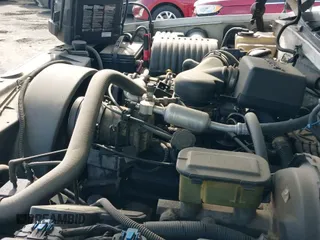 ✅ 1999 Cadillac Escalade • VIN: 1GYEK13R5XR418506 • Лот: 41913778. Опубликован ранее на IAAI с пробегом 223 560 миль. Бесплатный доступ к архиву аукционных продаж из США и подробный отчёт об истории автомобиля на DreamBid. Изображение 12.