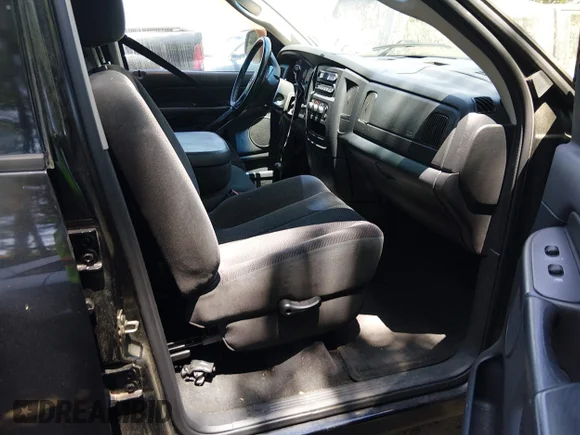 ✅ 2003 Dodge 1500 ST • VIN: 1D7HU18N33S310123 • Lot: 45243617. Wystawiony na IAAI z przebiegiem 263 582 mil. Bezpłatny archiwum sprzedaży aukcyjnych z USA i szczegółowy raport historii pojazdu na DreamBid. Zdjęcie 5.