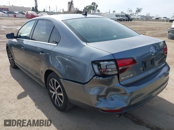 ✅ 2017 Volkswagen Jetta SE • VIN: 3VWDB7AJ6HM206280 • Lot: 44273995. Wystawiony na IAAI z przebiegiem 104 604 mil. Bezpłatny archiwum sprzedaży aukcyjnych z USA i szczegółowy raport historii pojazdu na DreamBid. Zdjęcie 3.