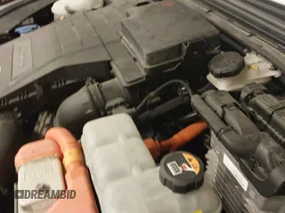 ✅ 2020 Hyundai Ioniq Preferred • VIN: KMHC85LC1LU203268 • Lot: 41249301. Wystawiony na IAAI z przebiegiem 14 005 mil. Bezpłatny archiwum sprzedaży aukcyjnych z USA i szczegółowy raport historii pojazdu na DreamBid. Zdjęcie 19.