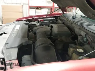 ✅ 2003 Ford Expedition Special Service • VIN: 1FMPU16L23LB96144 • Lot: 43451626. Wystawiony na IAAI z przebiegiem 216 988 mil. Bezpłatny archiwum sprzedaży aukcyjnych z USA i szczegółowy raport historii pojazdu na DreamBid. Zdjęcie 19.