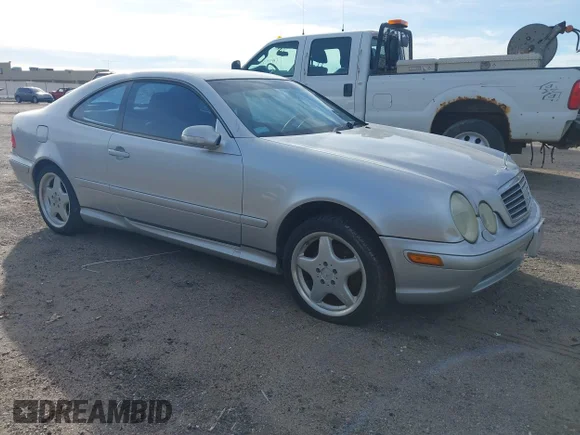 ✅ 2001 Mercedes-Benz CLK 320/430 • VIN: WDBLJ70G61T085019 • Лот: 43918119. Опубліковано раніше на IAAI з пробігом Не вказано. Безкоштовний доступ до архіву аукціонних продажів зі США та докладний звіт про історію автомобіля на DreamBid. Зображення 1.