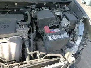 ✅ 2018 Toyota RAV4 XLE • VIN: 2T3WFREV8JW497975 • Lot: 92209015. Listed on Copart with 93,864 mi. Free auction sales archive from the USA and detailed vehicle history report at DreamBid. Image 14.