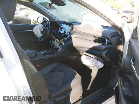 ✅ 2021 Toyota Camry SE • VIN: 4T1G11AKXMU428928 • Lot: 44188873. Wystawiony na IAAI z przebiegiem 33 370 mil. Bezpłatny archiwum sprzedaży aukcyjnych z USA i szczegółowy raport historii pojazdu na DreamBid. Zdjęcie 5.