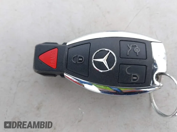 ✅ 2016 Mercedes-Benz C 300 • VIN: 55SWF4KB7GU135484 • Лот: 44016359. Опубліковано раніше на IAAI з пробігом 91 096 миль. Безкоштовний доступ до архіву аукціонних продажів зі США та докладний звіт про історію автомобіля на DreamBid. Зображення 11.