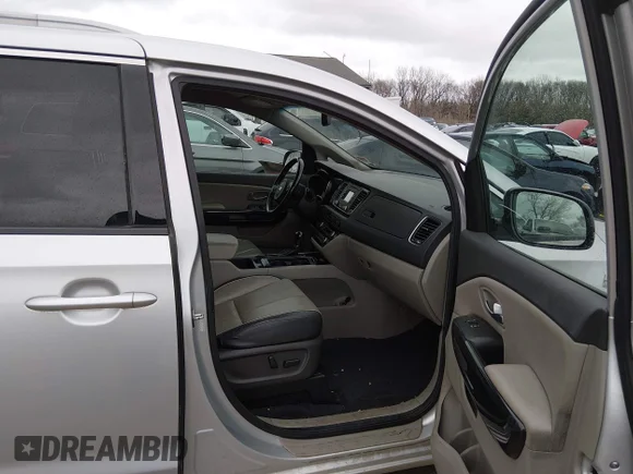 ✅ 2015 Kia Sedona SX • VIN: KNDMC5C15F6045855 • Lot: 44624132. Wystawiony na IAAI z przebiegiem 120 923 mil. Bezpłatny archiwum sprzedaży aukcyjnych z USA i szczegółowy raport historii pojazdu na DreamBid. Zdjęcie 5.