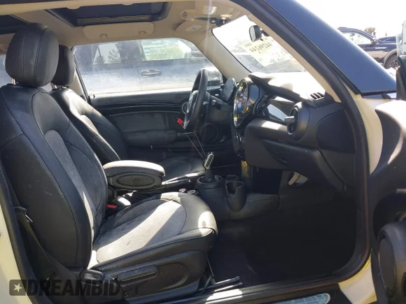 ✅ 2022 MINI Hardtop Cooper • VIN: WMW33DH07N2R59369 • Лот: 44296244. Опубліковано раніше на IAAI з пробігом 7 360 миль. Безкоштовний доступ до архіву аукціонних продажів зі США та докладний звіт про історію автомобіля на DreamBid. Зображення 5.