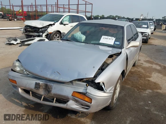 ✅ 1995 Toyota Camry LE • VIN: 4T1GK12E8SU082249 • Lot: 43087872. Wystawiony na IAAI z przebiegiem 267 006 mil. Bezpłatny archiwum sprzedaży aukcyjnych z USA i szczegółowy raport historii pojazdu na DreamBid. Zdjęcie 2.