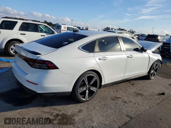 ✅ 2024 Honda Accord Sport • VIN: 1HGCY2F54RA002931 • Lot: 99522675. Wystawiony na Copart z przebiegiem Nie podano. Bezpłatny archiwum sprzedaży aukcyjnych z USA i szczegółowy raport historii pojazdu na DreamBid. Zdjęcie 3.