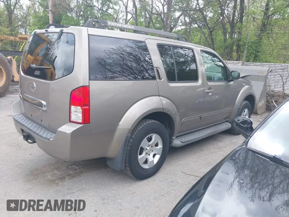 ✅ 2007 Nissan Pathfinder S • VIN: 5N1AR18W87C624626 • Lot: 42232820. Wystawiony na IAAI z przebiegiem 113 915 mil. Bezpłatny archiwum sprzedaży aukcyjnych z USA i szczegółowy raport historii pojazdu na DreamBid. Zdjęcie 4.