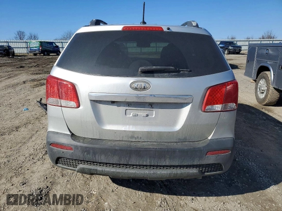 ✅ 2012 Kia Sorento LX • VIN: 5XYKT4A60CG206895 • Lot: 77558835. Wystawiony na Copart z przebiegiem 162 573 mil. Bezpłatny archiwum sprzedaży aukcyjnych z USA i szczegółowy raport historii pojazdu na DreamBid. Zdjęcie 6.