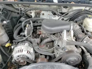 ✅ 2004 Chevrolet S-10 LS • VIN: 1GCDT13X14K112744 • Лот: 85358934. Опубликован ранее на Copart с пробегом 205 093 миль. Бесплатный доступ к архиву аукционных продаж из США и подробный отчёт об истории автомобиля на DreamBid. Изображение 13.