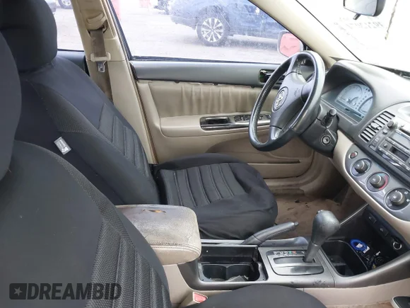 ✅ 2002 Toyota Camry LE • VIN: 4T1BF30K02U003997 • Lot: 39212074. Wystawiony na IAAI z przebiegiem 268 304 mil. Bezpłatny archiwum sprzedaży aukcyjnych z USA i szczegółowy raport historii pojazdu na DreamBid. Zdjęcie 5.