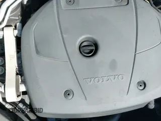 ✅ 2021 Volvo V60 • VIN: YV4102WK1M1071620 • Lot: 42354999. Wystawiony na IAAI z przebiegiem 48 332 mil. Bezpłatny archiwum sprzedaży aukcyjnych z USA i szczegółowy raport historii pojazdu na DreamBid. Zdjęcie 20.