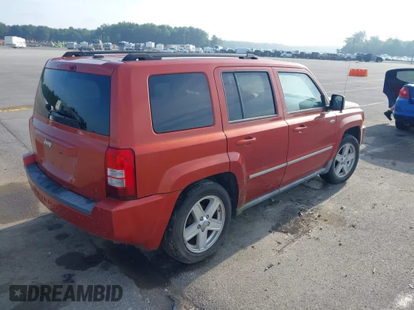 ✅ 2010 Jeep Patriot Latitude • VIN: 1J4NT1GB8AD634848 • Lot: 42666074. Wystawiony na IAAI z przebiegiem 168 847 mil. Bezpłatny archiwum sprzedaży aukcyjnych z USA i szczegółowy raport historii pojazdu na DreamBid. Zdjęcie 4.
