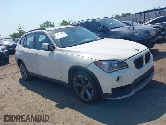 ✅ 2015 BMW X1 xDrive35i • VIN: WBAVM5C5XFVV94068 • Лот: 42598940. Опубликован ранее на IAAI с пробегом 141 286 миль. Бесплатный доступ к архиву аукционных продаж из США и подробный отчёт об истории автомобиля на DreamBid. Изображение 1.