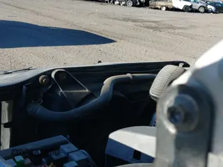 ✅ 2008 Chevrolet Silverado 1500 LTZ • VIN: 2GCEK19J081304625 • Lot: 43399002. Wystawiony na IAAI z przebiegiem 136 277 mil. Bezpłatny archiwum sprzedaży aukcyjnych z USA i szczegółowy raport historii pojazdu na DreamBid. Zdjęcie 19.