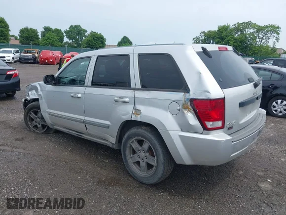 ✅ 2007 Jeep Grand Cherokee Laredo • VIN: 1J8GR48K17C616521 • Lot: 45225719. Wystawiony na IAAI z przebiegiem 178 520 mil. Bezpłatny archiwum sprzedaży aukcyjnych z USA i szczegółowy raport historii pojazdu na DreamBid. Zdjęcie 3.