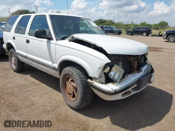 ✅ 1995 Chevrolet Blazer • VIN: 1GNDT13W2S2140922 • Lot: 43363368. Listed on IAAI with 333,576 mi. Free auction sales archive from the USA and detailed vehicle history report at DreamBid. Image 1.