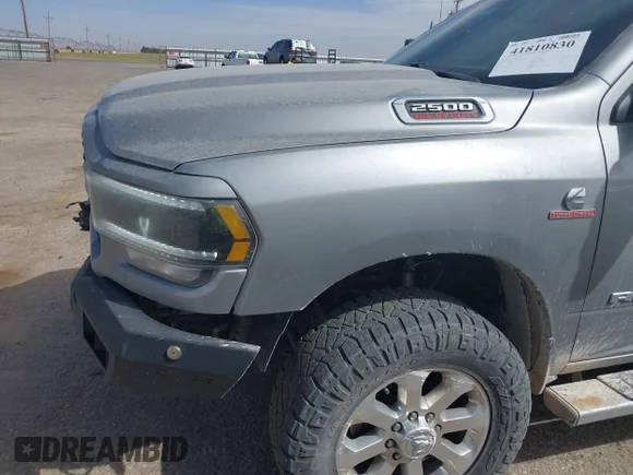 ✅ 2022 Ram 2500 Big Horn • VIN: 3C6UR5DL1NG178793 • Lot: 41810830. Wystawiony na IAAI z przebiegiem 76 551 mil. Bezpłatny archiwum sprzedaży aukcyjnych z USA i szczegółowy raport historii pojazdu na DreamBid. Zdjęcie 6.