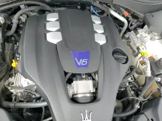 ✅ 2023 Maserati Levante Modena • VIN: ZN661YUM3PX414635 • Лот: 84933105. Опубликован ранее на Copart с пробегом 118 998 миль. Бесплатный доступ к архиву аукционных продаж из США и подробный отчёт об истории автомобиля на DreamBid. Изображение 15.