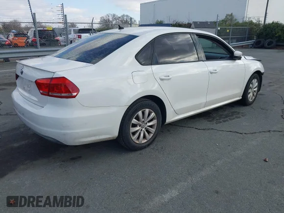 ✅ 2013 Volkswagen Passat S • VIN: 1VWAH7A33DC107558 • Lot: 43786495. Wystawiony na IAAI z przebiegiem 118 225 mil. Bezpłatny archiwum sprzedaży aukcyjnych z USA i szczegółowy raport historii pojazdu na DreamBid. Zdjęcie 4.