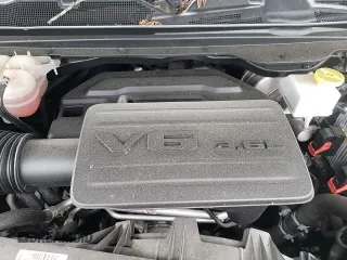 ✅ 2021 Ram 1500 Big Horn • VIN: 1C6RREBG9MN631740 • Lot: 60112805. Wystawiony na Copart z przebiegiem 28 481 mil. Bezpłatny archiwum sprzedaży aukcyjnych z USA i szczegółowy raport historii pojazdu na DreamBid. Zdjęcie 14.