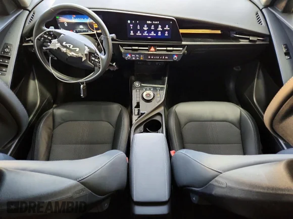 ✅ 2024 Kia Niro Wind • VIN: KNDCR3L19R5108061 • Lot: 73737005. Wystawiony na Copart z przebiegiem 49 735 mil. Bezpłatny archiwum sprzedaży aukcyjnych z USA i szczegółowy raport historii pojazdu na DreamBid. Zdjęcie 8.