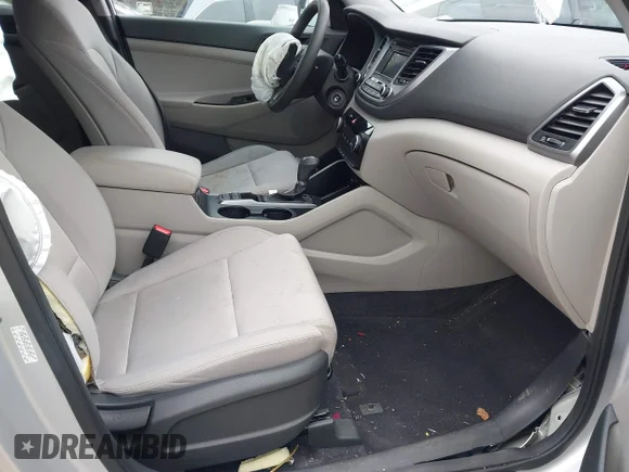 ✅ 2018 Hyundai Tucson SE • VIN: KM8J23A43JU810763 • Lot: 44510889. Wystawiony na IAAI z przebiegiem Nie podano. Bezpłatny archiwum sprzedaży aukcyjnych z USA i szczegółowy raport historii pojazdu na DreamBid. Zdjęcie 5.