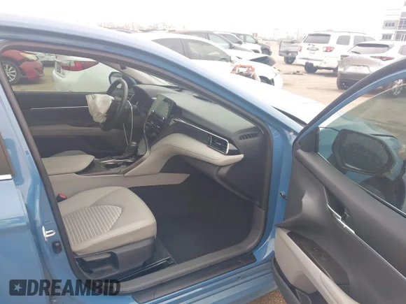 ✅ 2024 Toyota Camry SE • VIN: 4T1T11AK7RU237988 • Lot: 44379262. Wystawiony na IAAI z przebiegiem 33 393 mil. Bezpłatny archiwum sprzedaży aukcyjnych z USA i szczegółowy raport historii pojazdu na DreamBid. Zdjęcie 5.