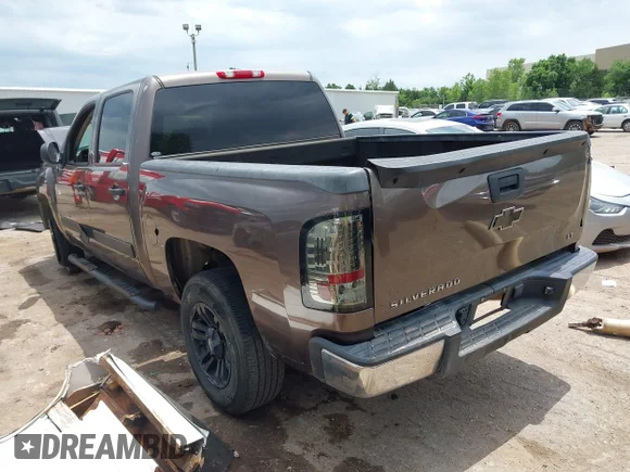 ✅ 2007 Chevrolet Silverado 1500 1LT • VIN: 2GCEC13C471575869 • Лот: 42308438. Опубліковано раніше на IAAI з пробігом 158 526 миль. Безкоштовний доступ до архіву аукціонних продажів зі США та докладний звіт про історію автомобіля на DreamBid. Зображення 3.
