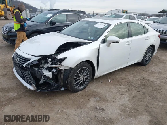 ✅ 2016 Lexus ES 330 • VIN: JTHBK1GG5G2241402 • Lot: 44695524. Wystawiony na IAAI z przebiegiem 88 940 mil. Bezpłatny archiwum sprzedaży aukcyjnych z USA i szczegółowy raport historii pojazdu na DreamBid. Zdjęcie 2.