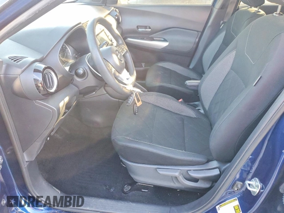 ✅ 2020 Nissan Kicks SV • VIN: 3N1CP5CV4LL561972 • Lot: 99703175. Wystawiony na Copart z przebiegiem 77 302 mil. Bezpłatny archiwum sprzedaży aukcyjnych z USA i szczegółowy raport historii pojazdu na DreamBid. Zdjęcie 7.