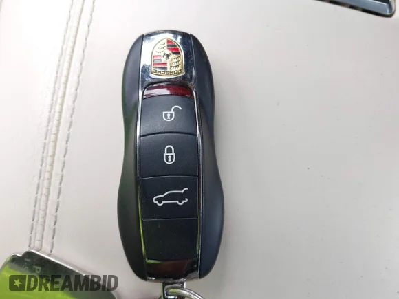 ✅ 2017 Porsche Cayenne • VIN: WP1AA2A20HKA89404 • Лот: 42301060. Опубліковано раніше на IAAI з пробігом 166 083 миль. Безкоштовний доступ до архіву аукціонних продажів зі США та докладний звіт про історію автомобіля на DreamBid. Зображення 11.
