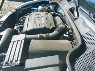 ✅ 2014 Volkswagen Beetle 1.8T • VIN: 3VW517AT6EM818323 • Lot: 42163211. Wystawiony na IAAI z przebiegiem 98 502 mil. Bezpłatny archiwum sprzedaży aukcyjnych z USA i szczegółowy raport historii pojazdu na DreamBid. Zdjęcie 20.