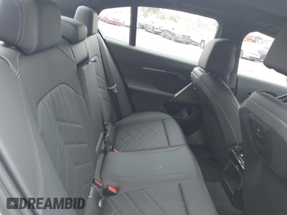 ✅ 2026 BMW 5 Series 530i xDrive • VIN: WBA53FJ01TCW46310 • Lot: 44585332. Wystawiony na IAAI z przebiegiem 7 457 mil. Bezpłatny archiwum sprzedaży aukcyjnych z USA i szczegółowy raport historii pojazdu na DreamBid. Zdjęcie 8.