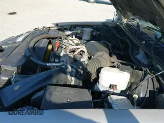 ✅ 2003 GMC Sonoma SL • VIN: 1GTDT19X138150641 • Lot: 42405239. Listed on IAAI with 235,811 mi. Free auction sales archive from the USA and detailed vehicle history report at DreamBid. Image 19.