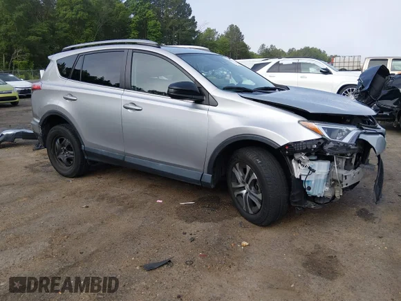 ✅ 2018 Toyota RAV4 LE • VIN: 2T3ZFREV1JW518422 • Lot: 44829752. Wystawiony na IAAI z przebiegiem 33 581 mil. Bezpłatny archiwum sprzedaży aukcyjnych z USA i szczegółowy raport historii pojazdu na DreamBid. Zdjęcie 1.