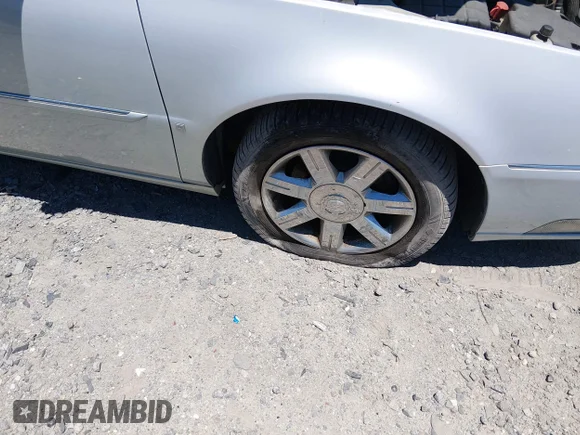 ✅ 2006 Cadillac DTS 1SC • VIN: 1G6KD57Y36U221540 • Lot: 45109975. Wystawiony na IAAI z przebiegiem 119 203 mil. Bezpłatny archiwum sprzedaży aukcyjnych z USA i szczegółowy raport historii pojazdu na DreamBid. Zdjęcie 6.
