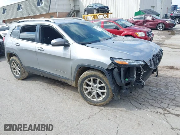 ✅ 2015 Jeep Cherokee Latitude • VIN: 1C4PJMCS6FW702913 • Lot: 44888011. Wystawiony na IAAI z przebiegiem 209 613 mil. Bezpłatny archiwum sprzedaży aukcyjnych z USA i szczegółowy raport historii pojazdu na DreamBid. Zdjęcie 1.