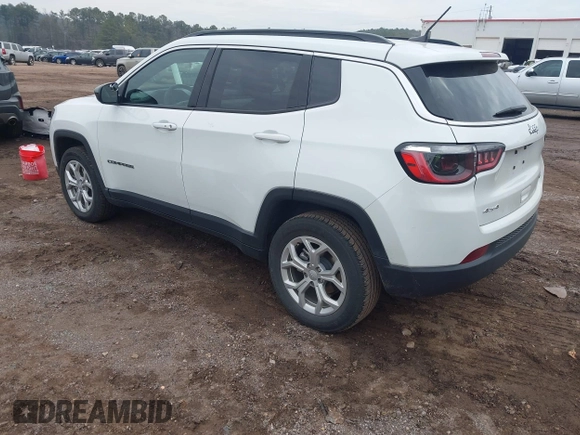 ✅ 2024 Jeep Compass Latitude • VIN: 3C4NJDBN0RT154551 • Лот: 44286695. Опубликован ранее на IAAI с пробегом 47 557 миль. Бесплатный доступ к архиву аукционных продаж из США и подробный отчёт об истории автомобиля на DreamBid. Изображение 3.
