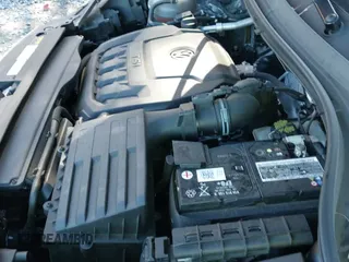 ✅ 2020 Volkswagen Tiguan SE • VIN: 3VV2B7AX5LM141804 • Lot: 43403765. Wystawiony na IAAI z przebiegiem 47 254 mil. Bezpłatny archiwum sprzedaży aukcyjnych z USA i szczegółowy raport historii pojazdu na DreamBid. Zdjęcie 19.